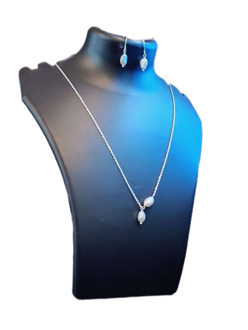 White Pearl Necklace Set - Image 2